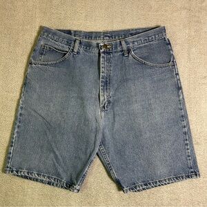 Wrangler Jean Shorts Men’s 36x9 Reg Blue Medium Wash Denim Premium Quality